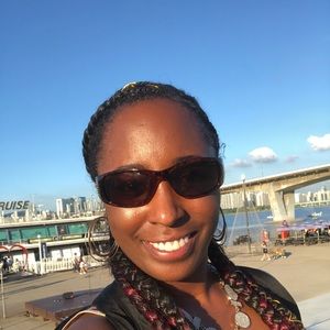 Meet your Posher, Ayrica